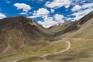 Khardung la yola geçmek, Leh, Ladakkh, Hindistan