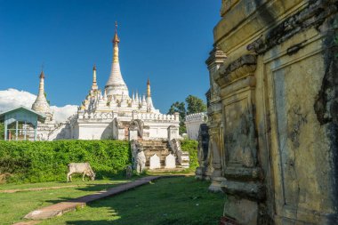 Beyaz pagoda Inwa Antik şehir, Mandalay, Myanmar
