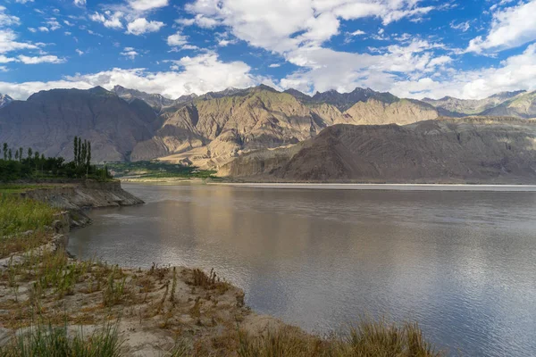 Skardu vesnice krajina v létě, Gilgit, Pákistán — Stock fotografie