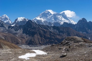 Everest ve Nuptse dağ tepe Renjo la üzerinden geçmek, Everest reg