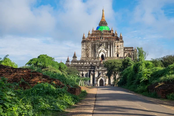 Tento chrám Byin Nyu, nejvyšší chrám v Bagan starověkého města, Mand — Stock fotografie