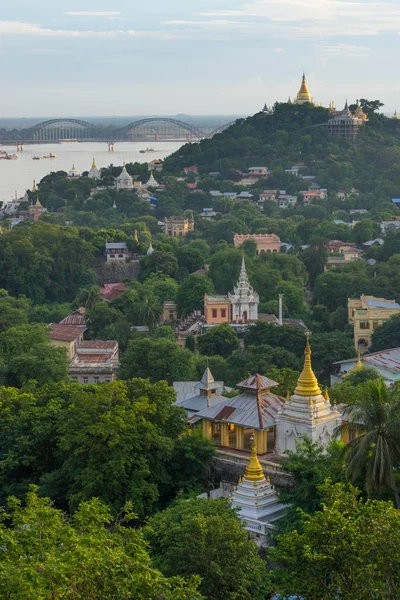 Ovanifrån av Sagaing gamla staden, regionen Mandalay, Myanmar — Stockfoto