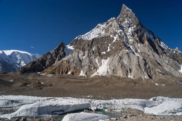 Mitre pico en el campamento de Concordia, K2 trek, Pakistán — Foto de Stock