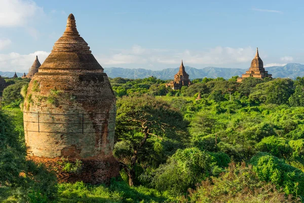 Old Bagan pagoder och tempel, Mandalay, Myanmar — Stockfoto