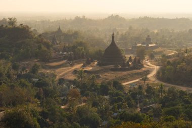 Ratanabon pagoda Hill, Kuzey Mrauk U, R, günbatımı, Simgesel Yapı