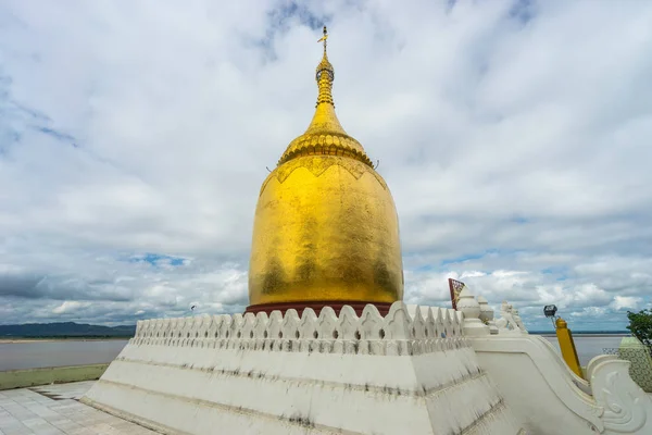 Bupaya pagoda near Irrawaddy river at Bagan, Mandalay — Stock Photo, Image