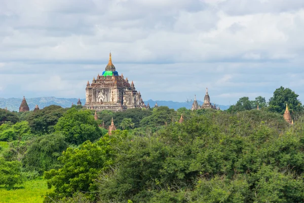 That Byin Nyu temple reconstruction after earthquake, Bagan , Ma — Stock Photo, Image