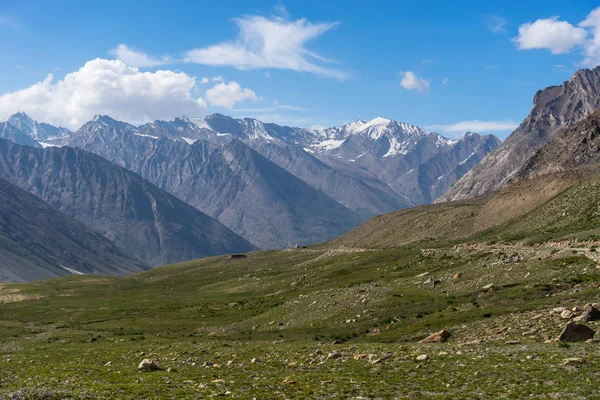 Paisaje del valle de Zanskar en verano, Jammu Cachemira, India — Foto de Stock