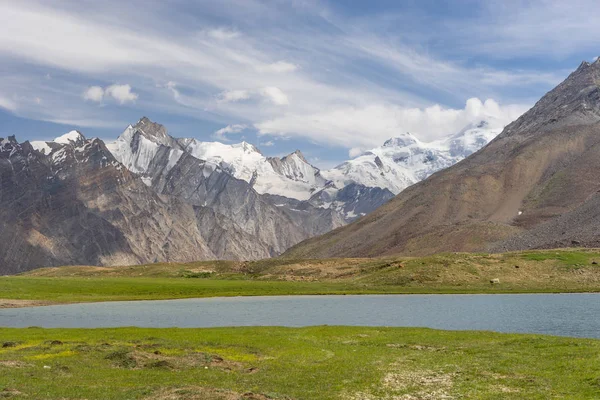 Hermoso valle de Zanskar en temporada de verano, Kargil, Jammu Cachemira — Foto de Stock