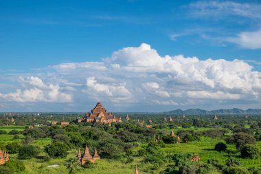 2016 yılında büyük deprem sonrası Dhammayangyi pagoda imar,