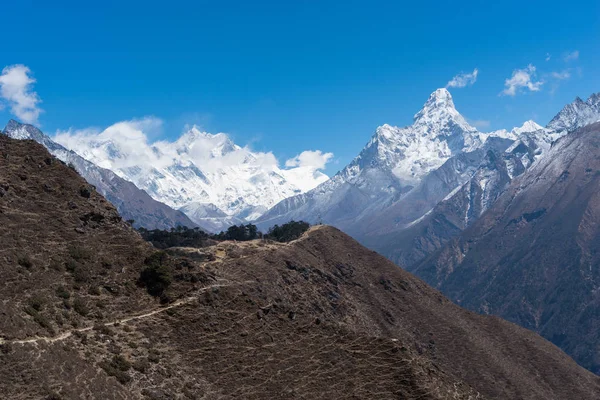 Himalaya montañas paisaje desde Namche Bazar punto de vista, Ever — Foto de Stock