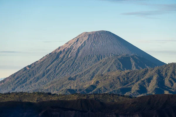 Semeru vulkaan bergtop in een ochtend, Oost-Java, Indonesië — Stockfoto