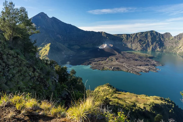 Rinjani aktif yanardağ dağ bir sabah, Lombok Adası, Ind