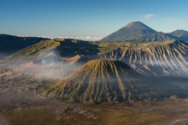 Güzel manzara Bromo aktif yanardağ Dağı Doğu Jav