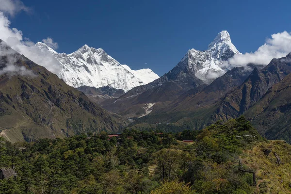 Everest, Lhotse y Ama Dablam vista del pico de montaña, Everest regi — Foto de Stock