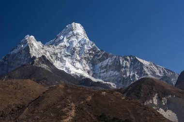 Ama Dablam dağ tepe, ikonik zirve Everest bölgesinde, Nepal
