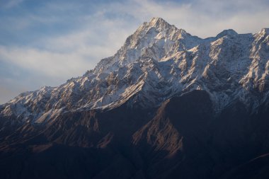 Gilgit kenti, Pakistan Karakurum aralığında kar dağ