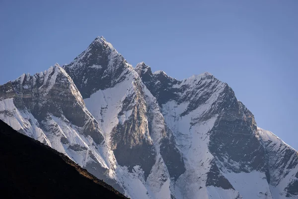 Lhotse pico de montaña, 4º pico de montaña más alto del mundo, Ev — Foto de Stock