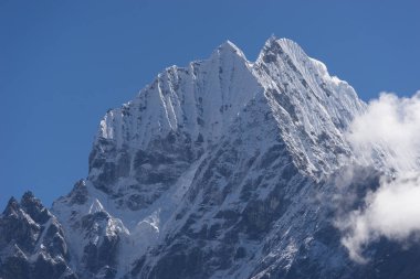 Thamserku dağın en yüksek Everest bölgesinde, Nepal