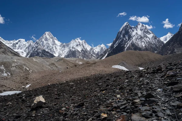 Macizo de montaña Gasherbrum en la cordillera de Karakoram, K2 trek, Pakistán — Foto de Stock