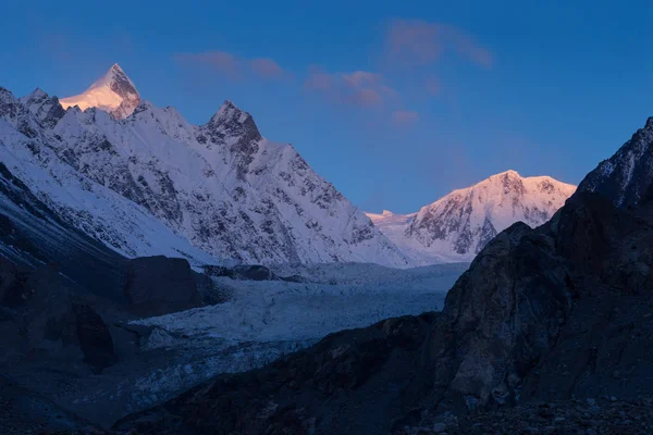 Glaciar Passu, uno de los glaciares más grandes del polo terrestre, Gilgit — Foto de Stock