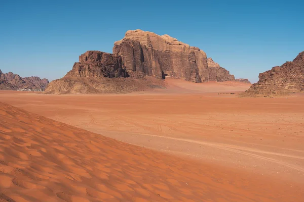 Wadi Rum Çölü 'nün güzel manzarası, Ürdün' ün güney kısmı, Arap, Asya