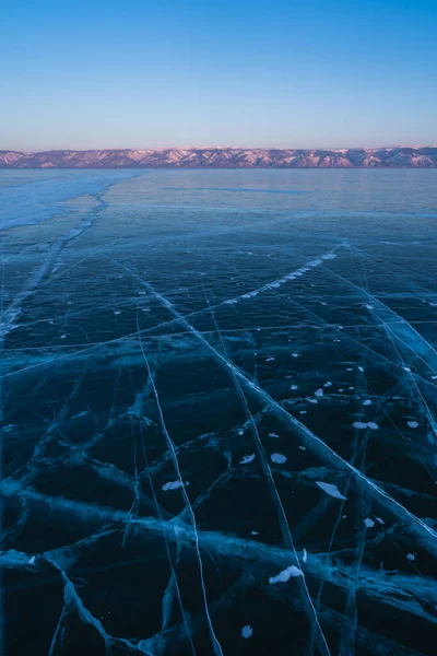 Ледяная Трещина Замерзшем Байкальском Озере Зимний Сезон Сибирь Россия Азия — стоковое фото