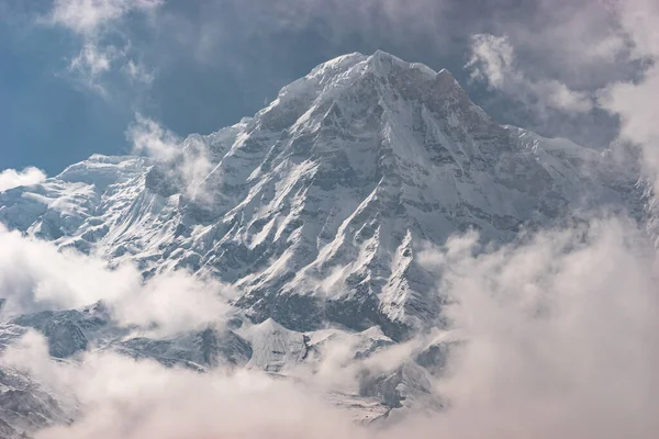 Cima Dell Annapurna Sopra Nube Nella Catena Montuosa Dell Himalaya — Foto Stock