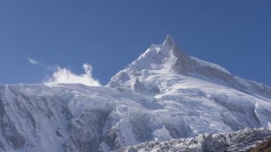 Manaslu dağ zirvesi, Himalayalar 'ın en yüksek zirvesi, Nepal, Asya