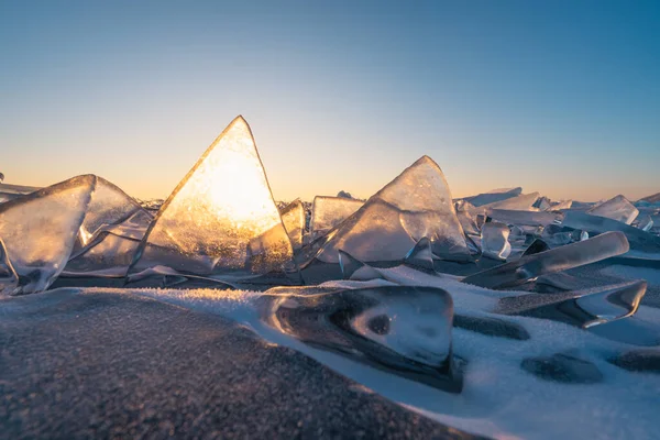 Sonnenaufgang Und Eis Auf Dem Zugefrorenen Baikalsee Von Der Uzury — Stockfoto
