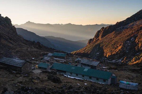 Wieś Chatrabuk Wschodzie Słońca Szczycie Mera Szlak Wspinaczkowy Himalaya Pasmo — Zdjęcie stockowe