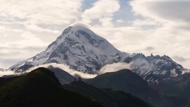 루지야 조지아 꼭대기에 게르기 아시아의 — 비디오