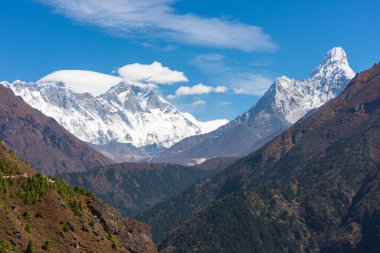 Himalayalar 'ın güzel manzarası Everest, Lhotse, Ama Dablam zirvesi, Nepal, Asya Everest bölgesi