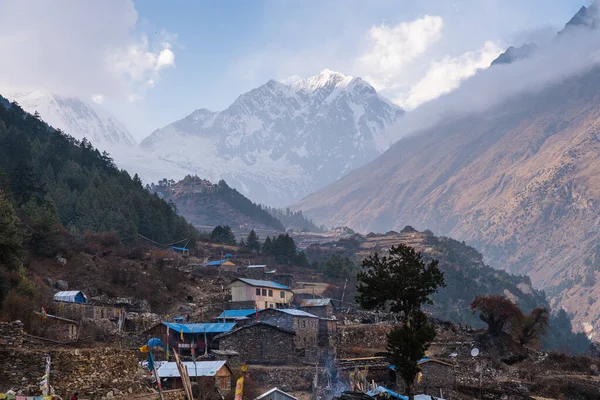 Wioska Lho Mała Wioska Szlaku Trekkkingowym Manaslu Pasmo Górskie Himalajów — Zdjęcie stockowe