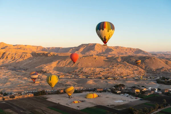 Heißluftballons Über Dem Tal Des Königs Luxor Oberägypten Afrika — Stockfoto