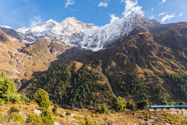 Piękny Krajobraz Gór Himalajów Miejscowości Lho Szlak Trekkkingowy Manaslu Nepal — Zdjęcie stockowe