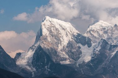 Gokyo Ri 'den Cholatse dağı zirvesi manzarası, Himalaya dağları Everest ana kampı yürüyüş rotası, Nepal, Asya