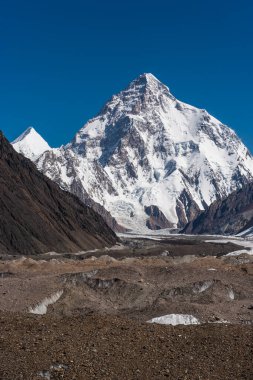 K2 dağ zirvesi, dünyanın en yüksek ikinci dağı, K2 ana kamp yürüyüş rotası Karakoram dağları, Pakistan, Asya