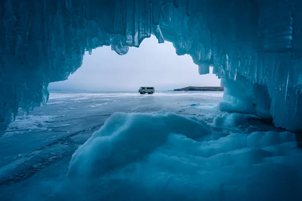 Blaue Eishöhle Gefrorenen Baikalsee Winter Sibirien Russland Asien Asien — Stockfoto