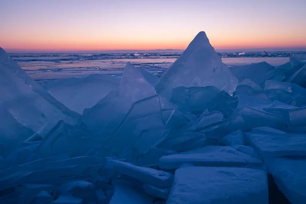 Der Zugefrorene Baikalsee Winter Bei Einem Morgendlichen Sonnenaufgang Der Uzury — Stockfoto