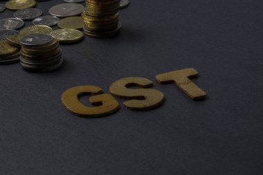 Blackboard ile kelime Gst (hükümet hizmet vergisi) sikkelerinde. İş kavramı