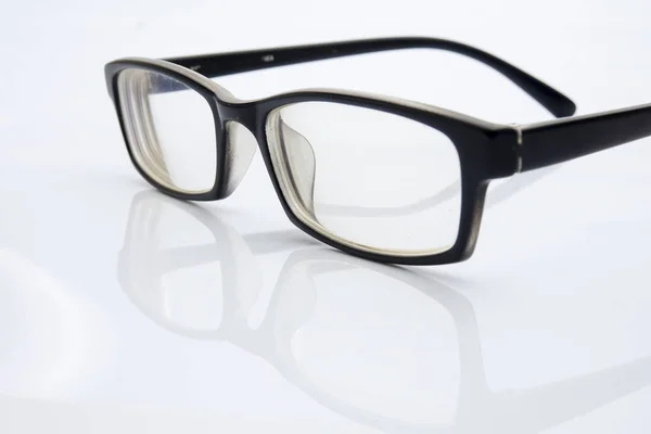 Fekete szemüveg elszigetelt fehér háttér — Stock Fotó