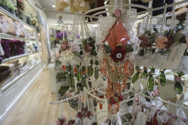 Kuala Lumpur, 16 Jan 2017. Güzel dantel yapay çiçek ve teddy ayı iyi bilinen Dükkanı.