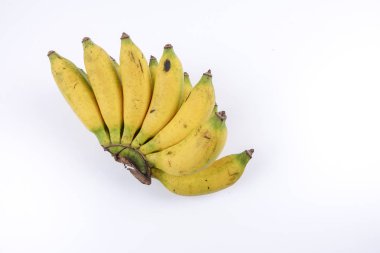Beyaz arkaplanda izole edilmiş muz.