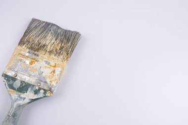 Kullanılmış fırçalar ve boya silindiri
