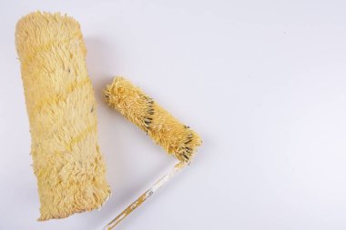 Kullanılmış fırçalar ve boya silindiri