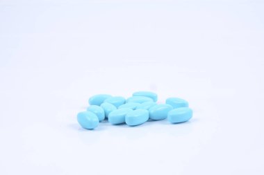 Nefes almak için şeker. İzole, beyaz arkaplan