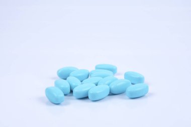 Nefes almak için şeker. İzole, beyaz arkaplan