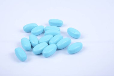 Nefes almak için şeker. İzole, beyaz arkaplan