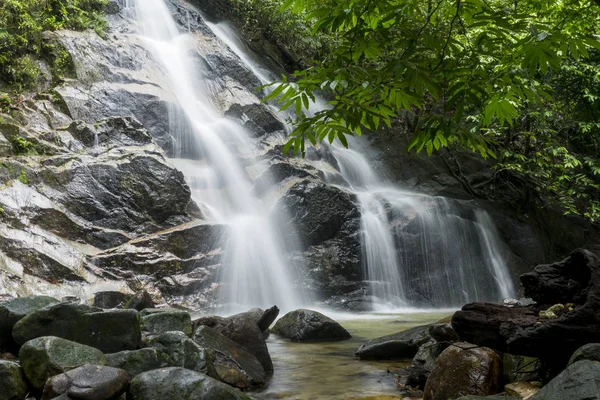 Kuala Lumpur, Malezya yakınındaki Kanching şelaleler